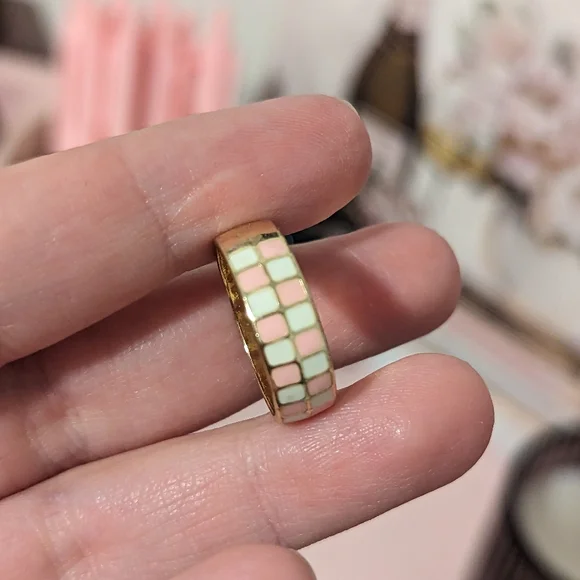 2 For $5 Item: Pink & White Checkered Pattern Gold Ring NWOT! - Picture 2 of 5